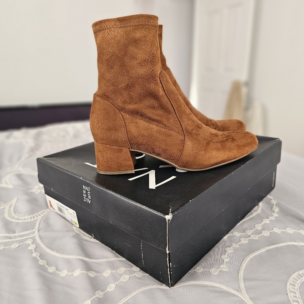 Neutralizer Women's Ankle Booties Size 9.5 Brown Suede Side Zipper Block Heel